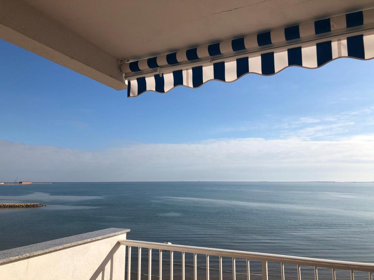 Apartamento En Primera Linea De Mar Sant Carles De La Rapita Bagian luar foto